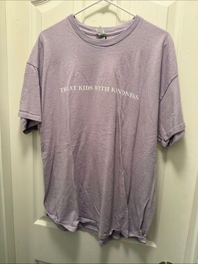 Dance marathon: Treat Kids With Kindness Lavender Graphic Tee - Men